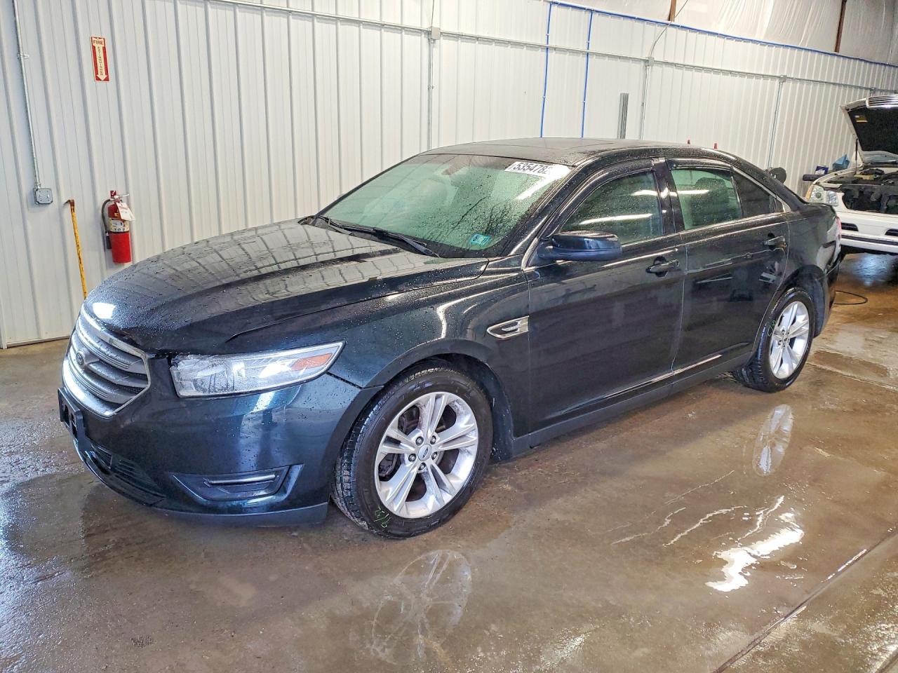 Salvage Ford Taurus Image