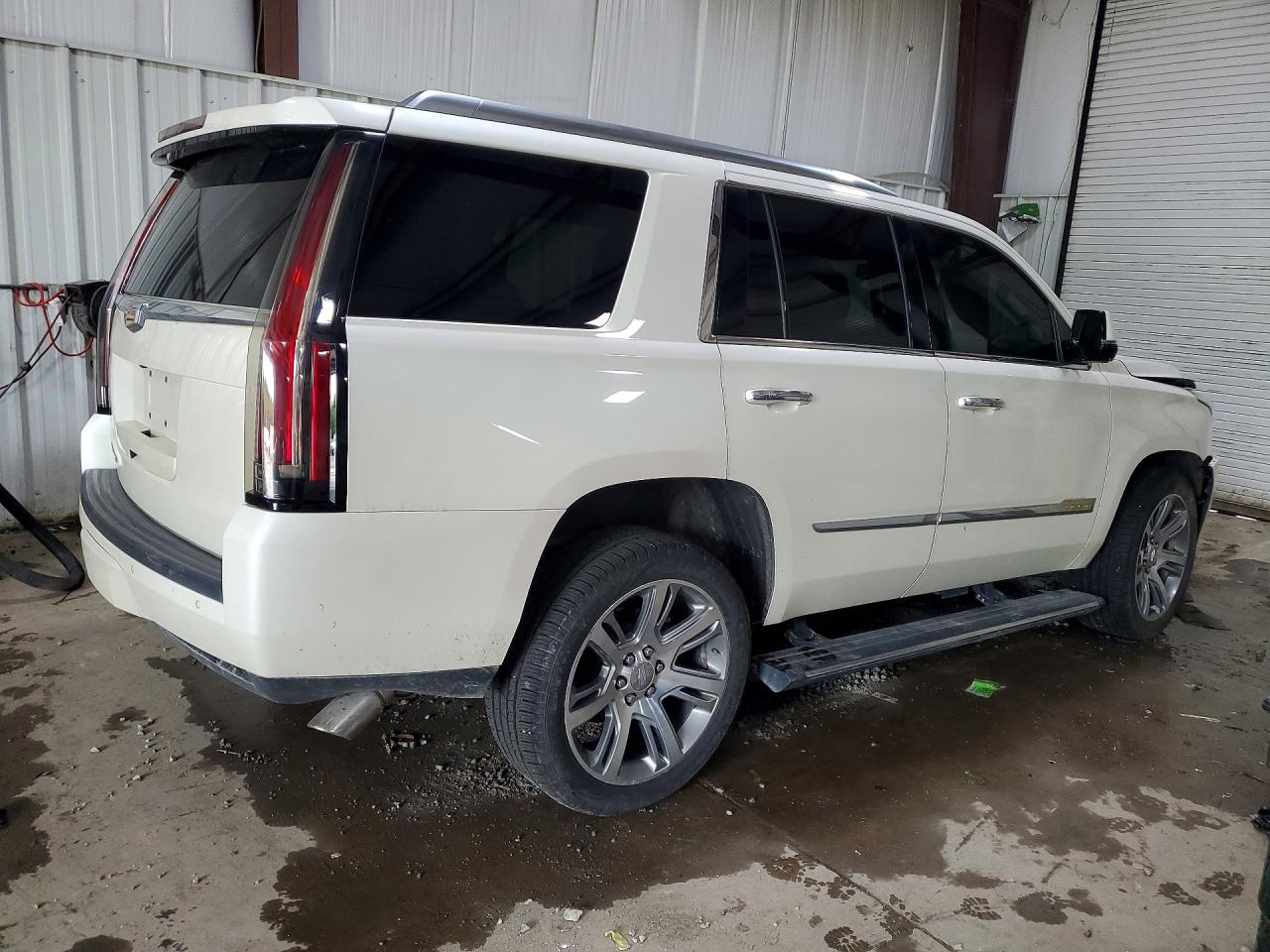 Cadillac Escalade Premium