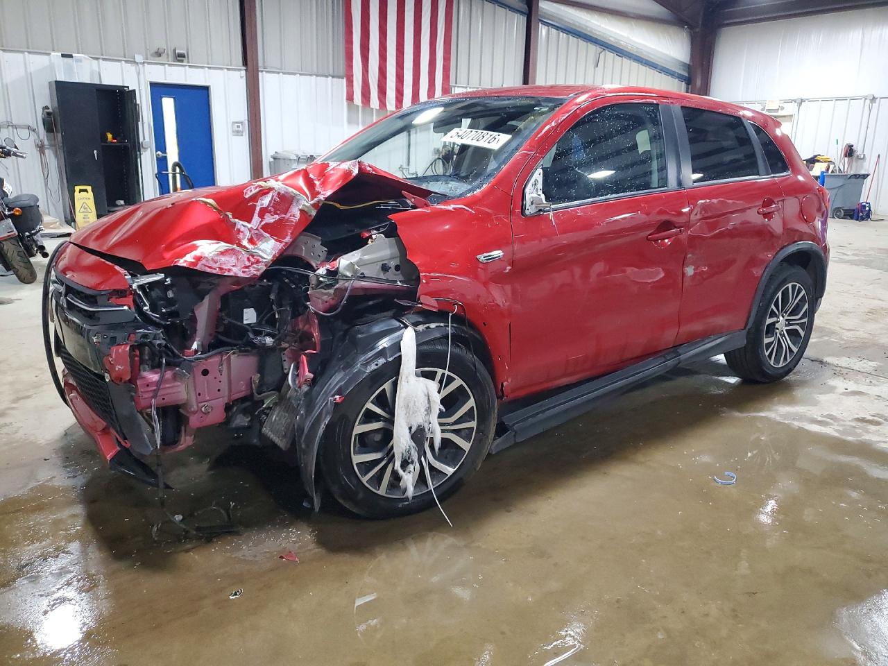 Salvage Mitsubishi Outlander Image