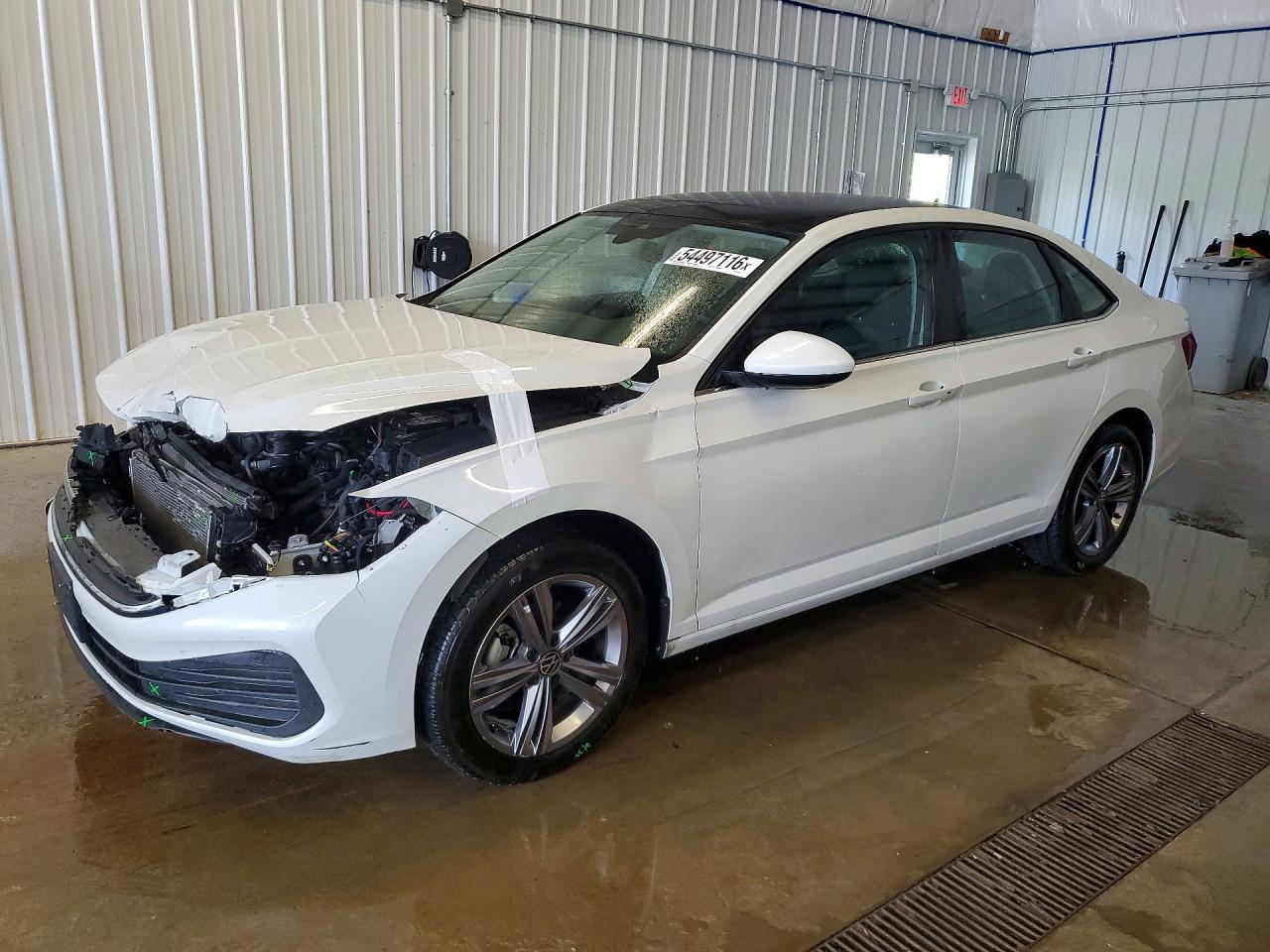 Salvage Volkswagen Jetta Image
