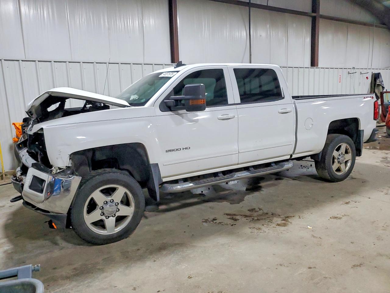 Salvage Chevrolet Silverado Image