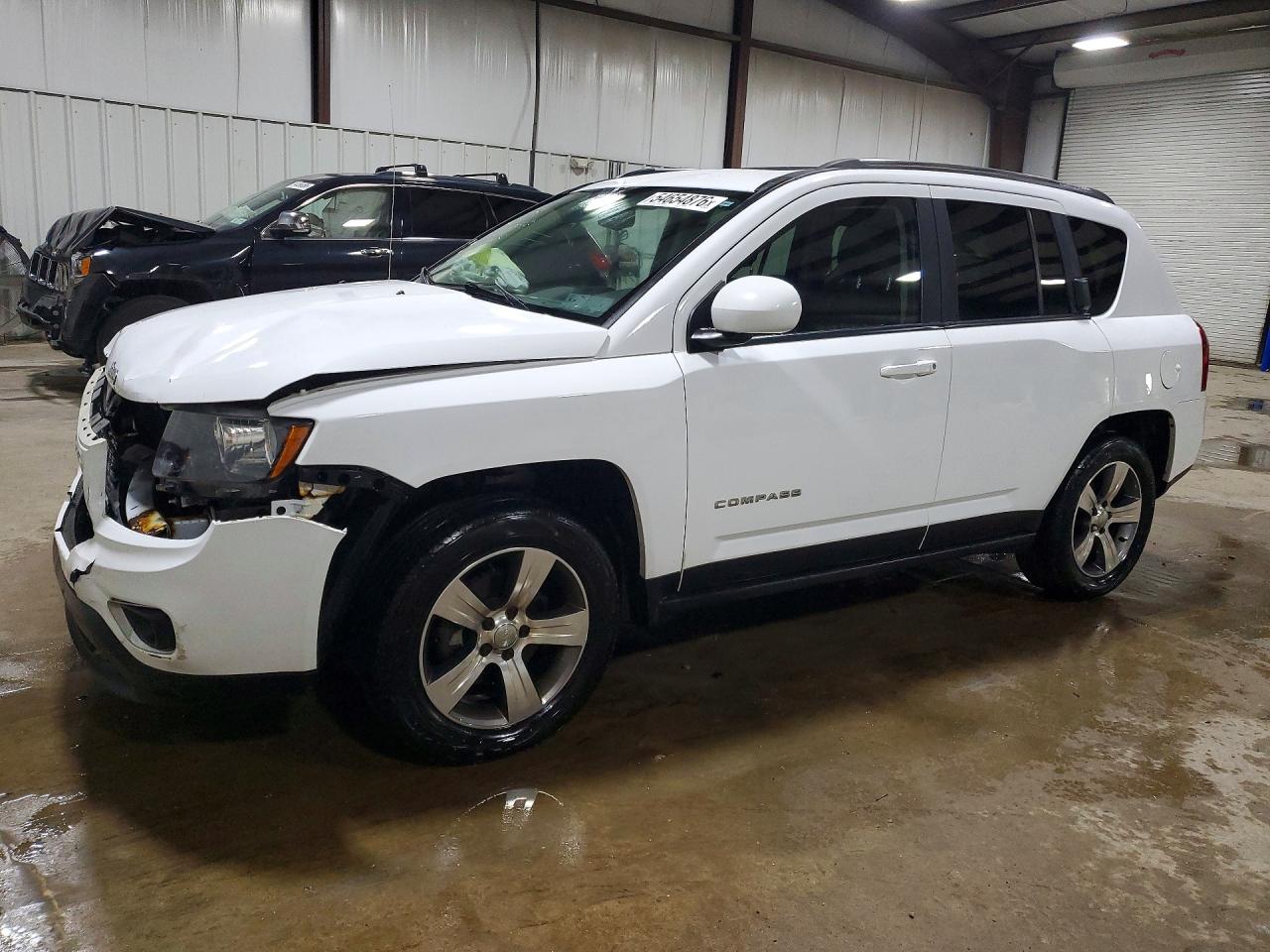 Salvage Jeep Compass Image