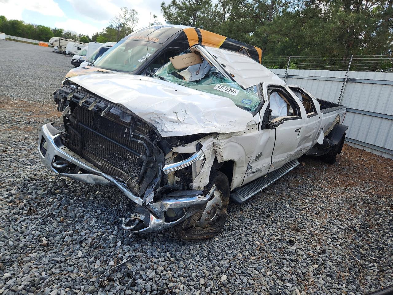 Salvage Ford F-350 Image