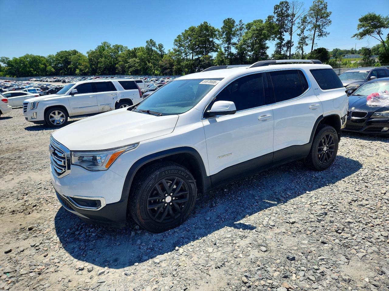 Salvage GMC Acadia Image