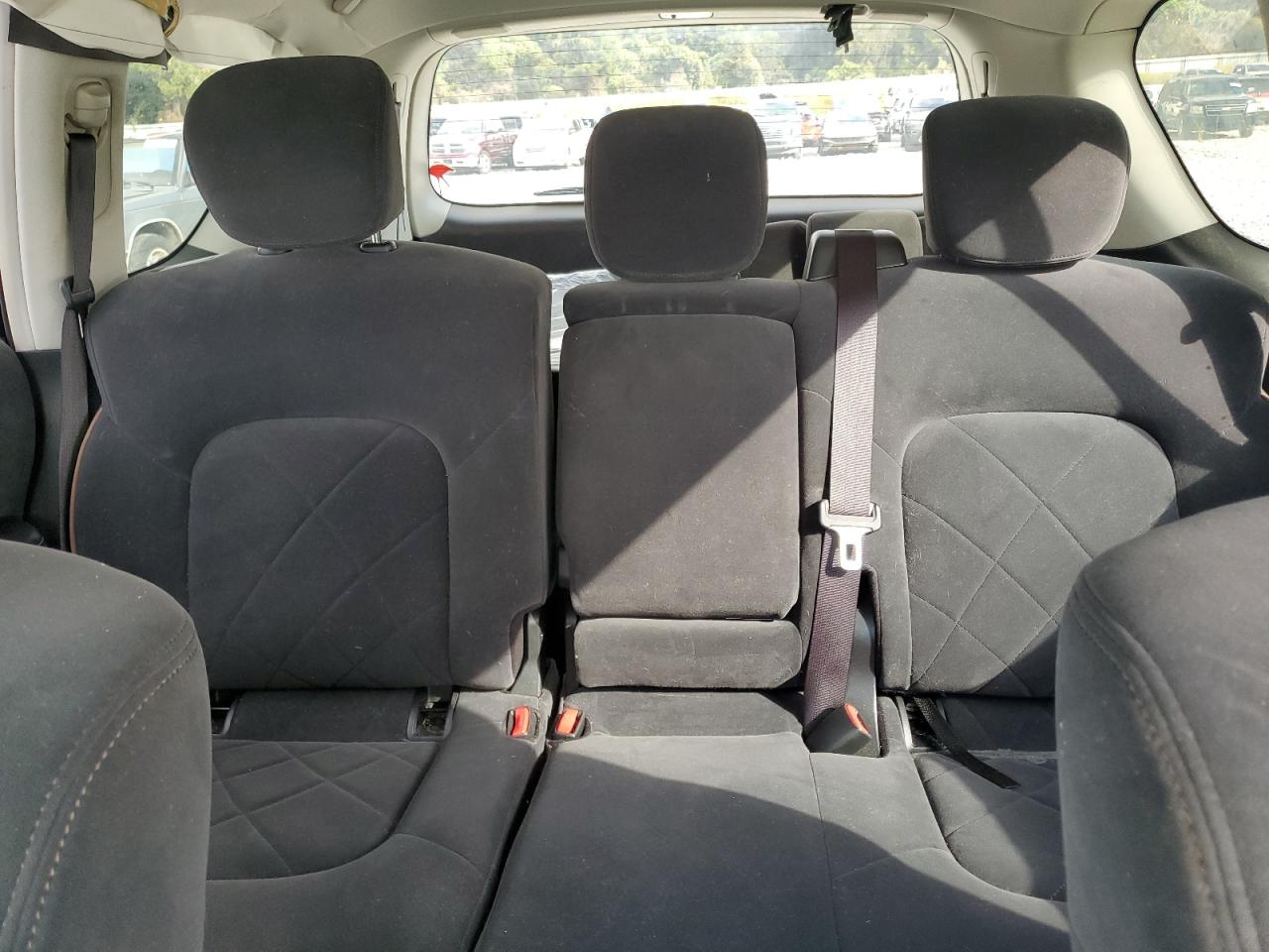 Nissan Armada Sv