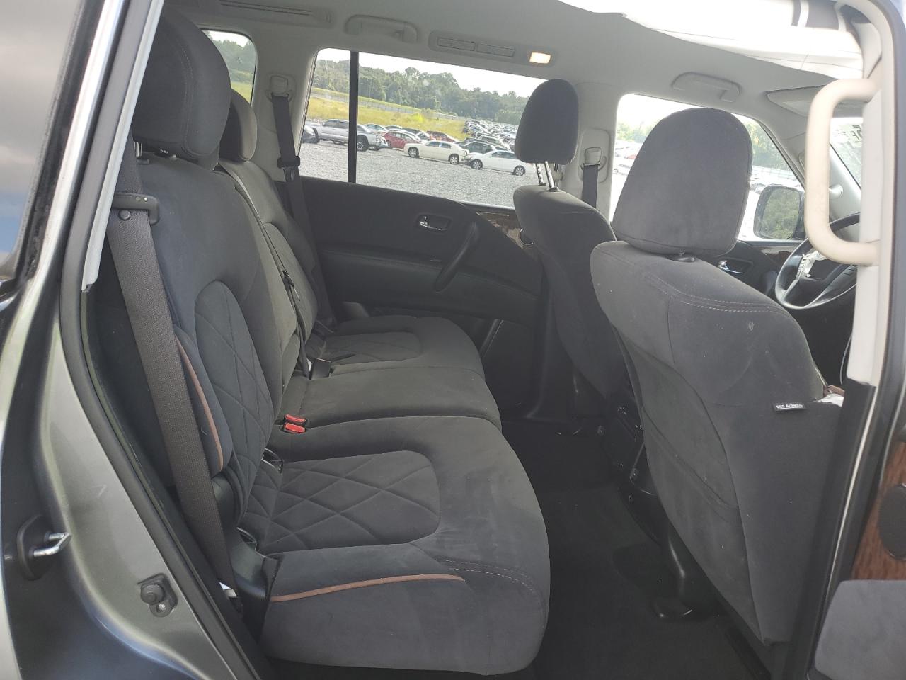 Nissan Armada Sv