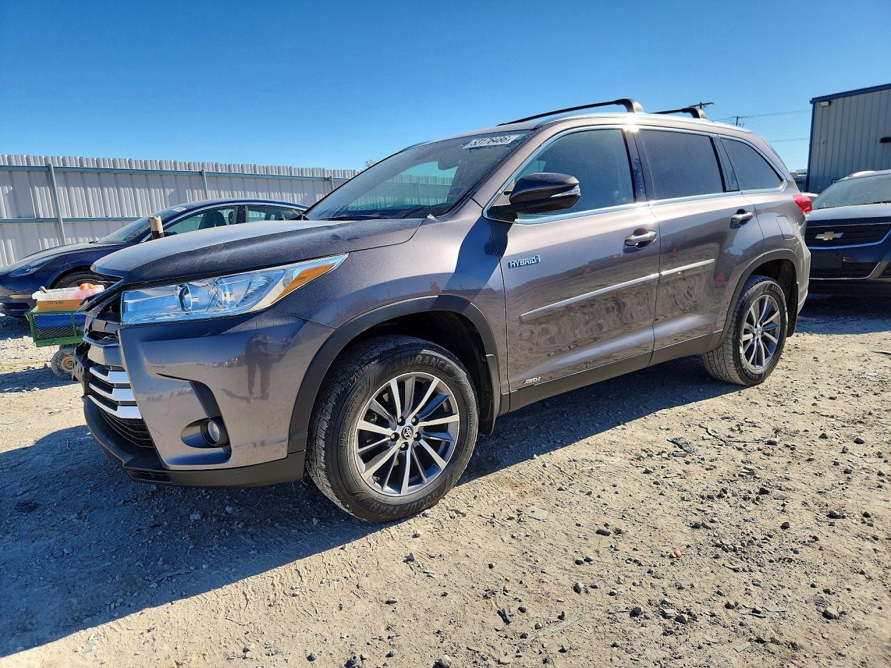 Salvage Toyota Highlander Image