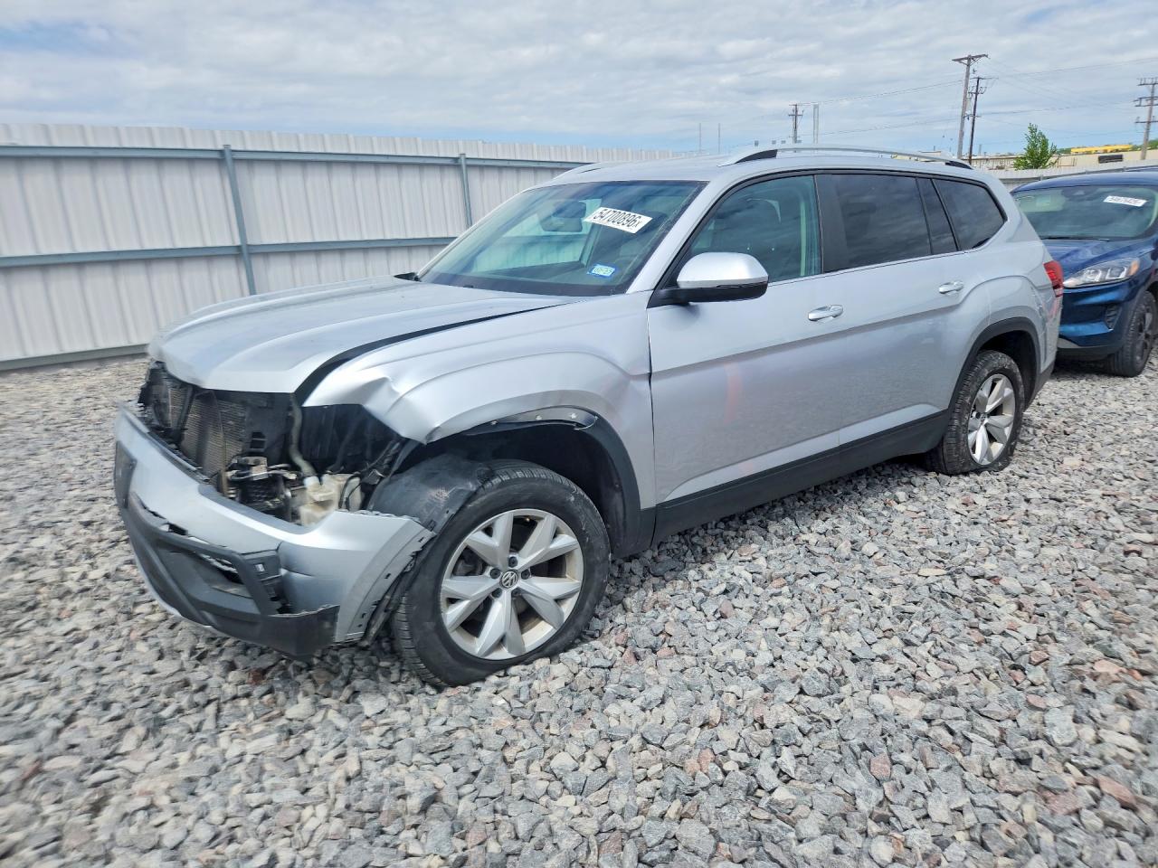 Salvage Volkswagen Atlas Image