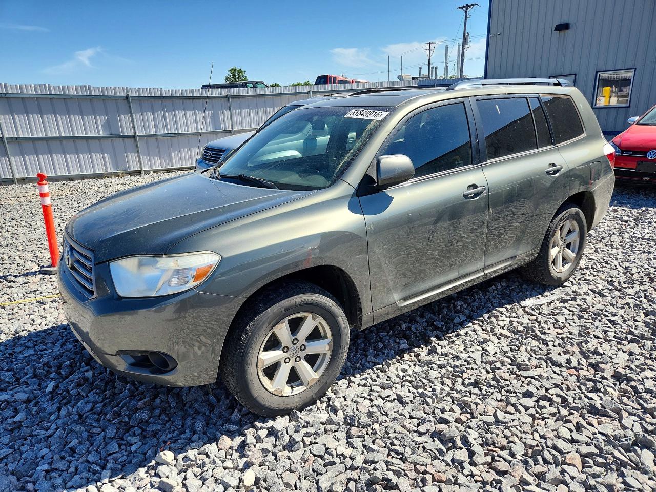 Salvage Toyota Highlander Image