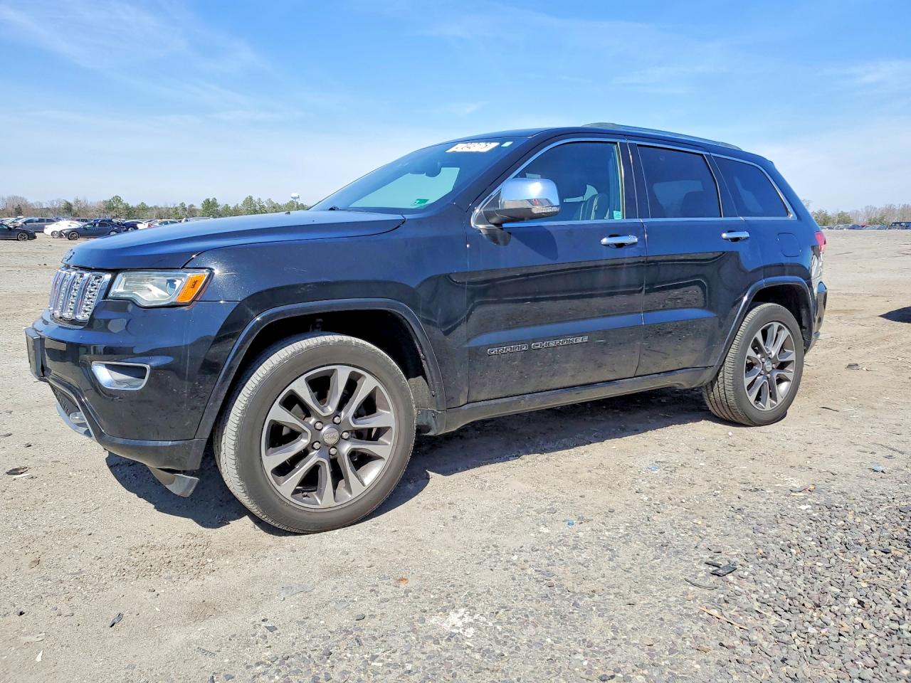 Salvage Jeep Cherokee Image
