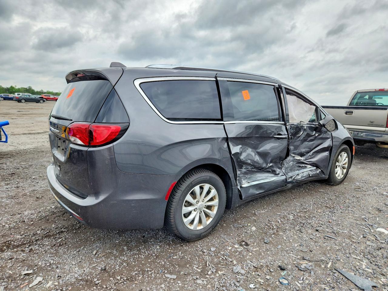 Chrysler Pacifica Touring L