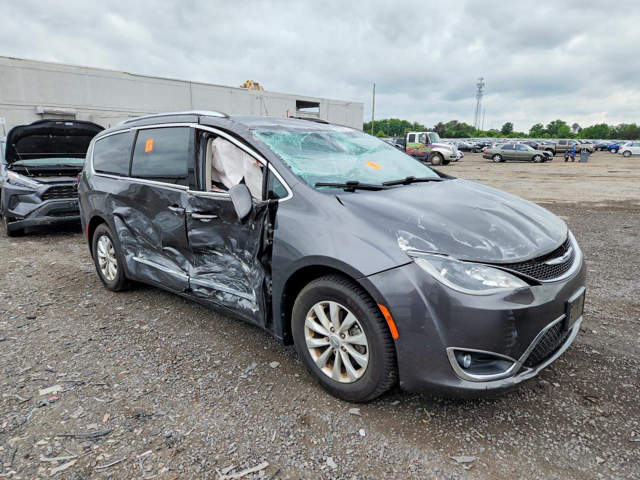 Chrysler Pacifica Touring L