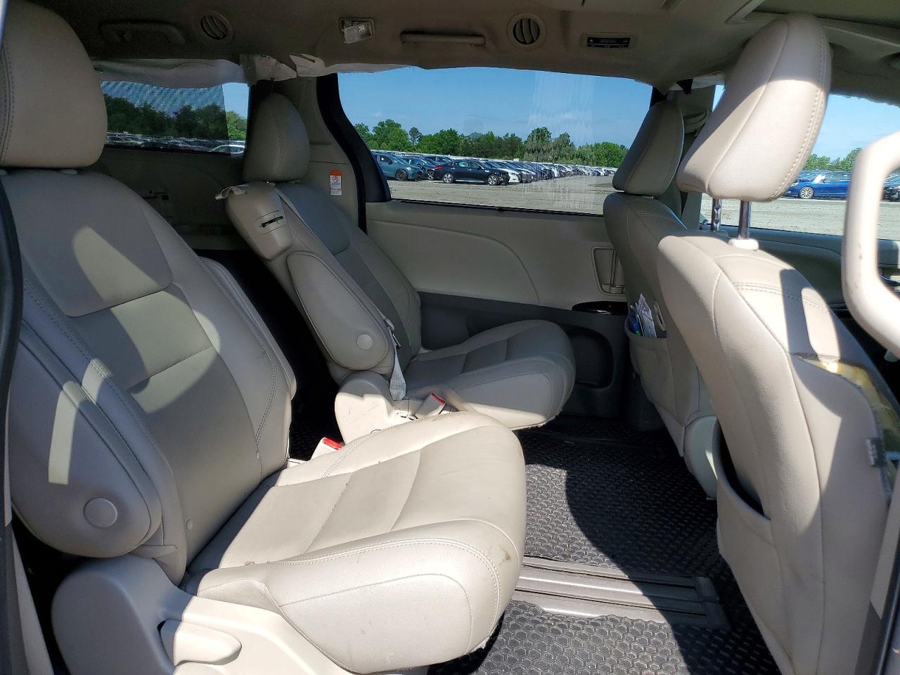 Toyota Sienna Xle Premium 8-passenger