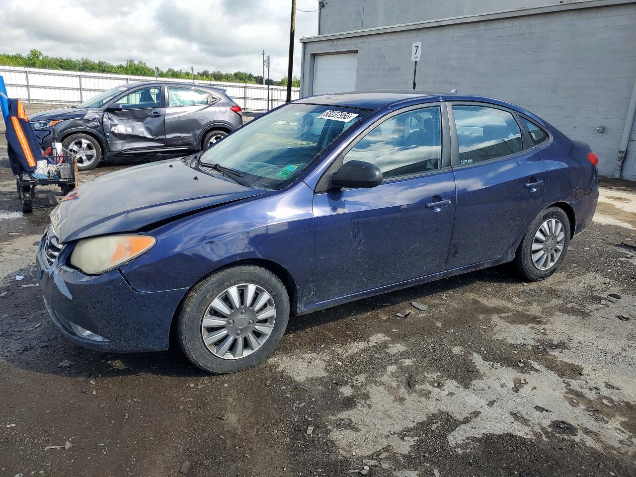 Salvage Hyundai ELANTRA Image