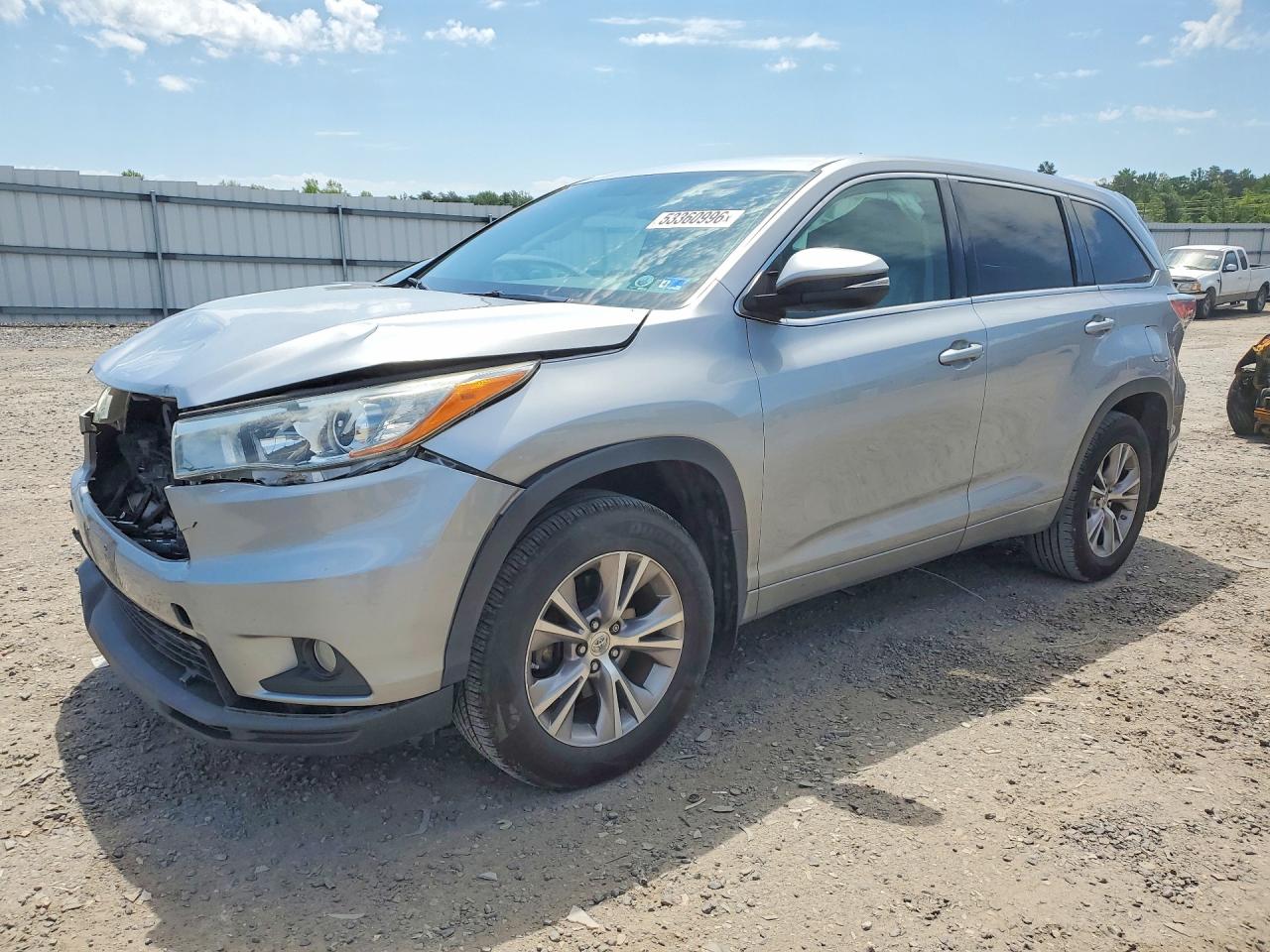 Salvage Toyota Highlander Image