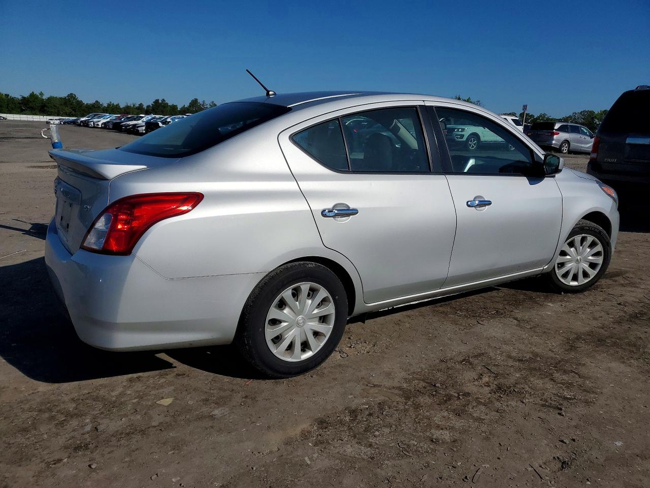 Nissan Versa Sv