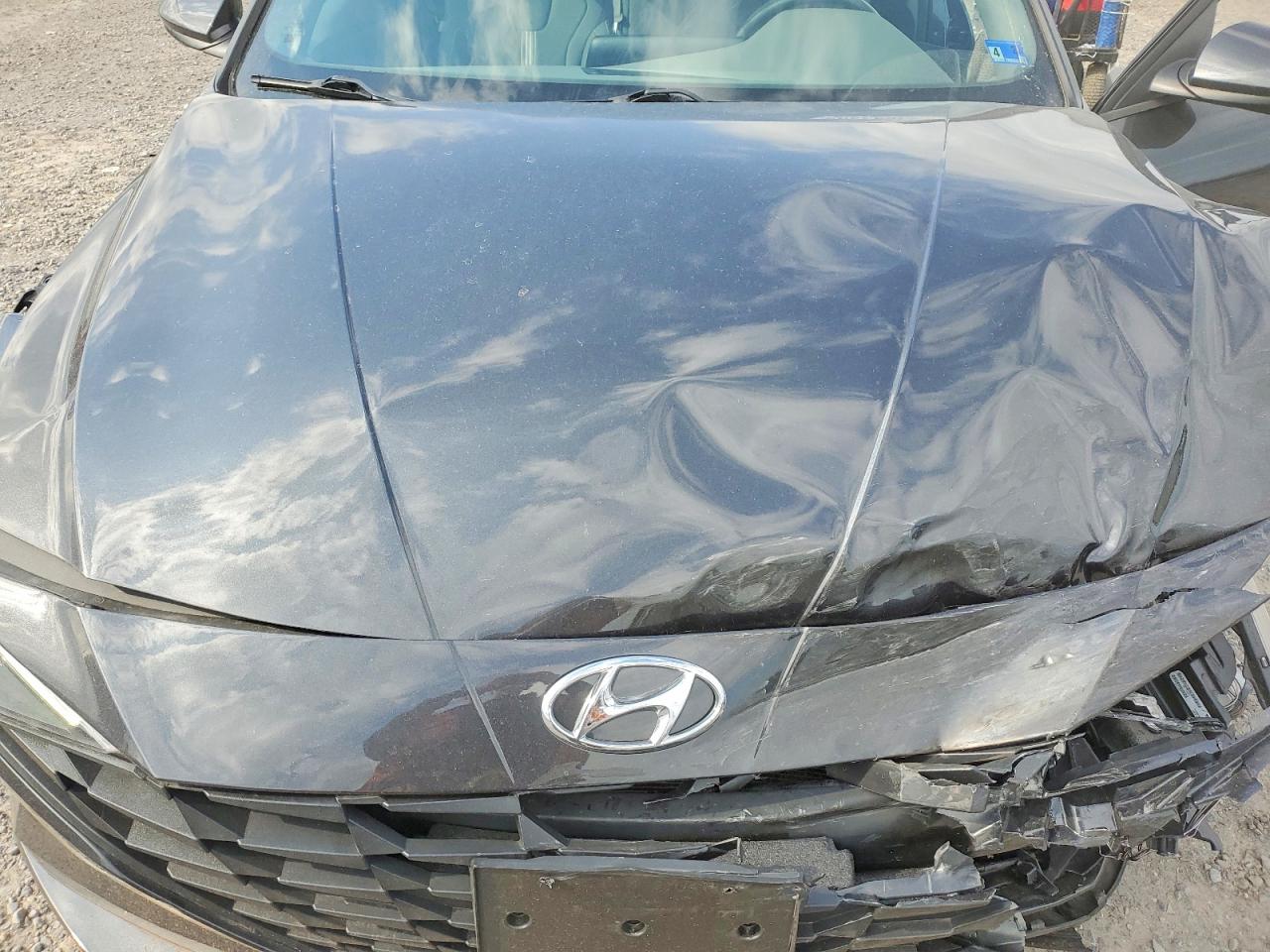 Hyundai ELANTRA Sel
