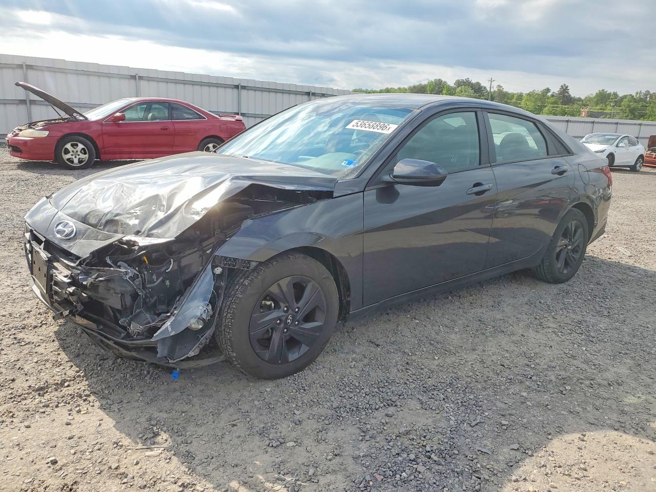 Salvage Hyundai ELANTRA Image