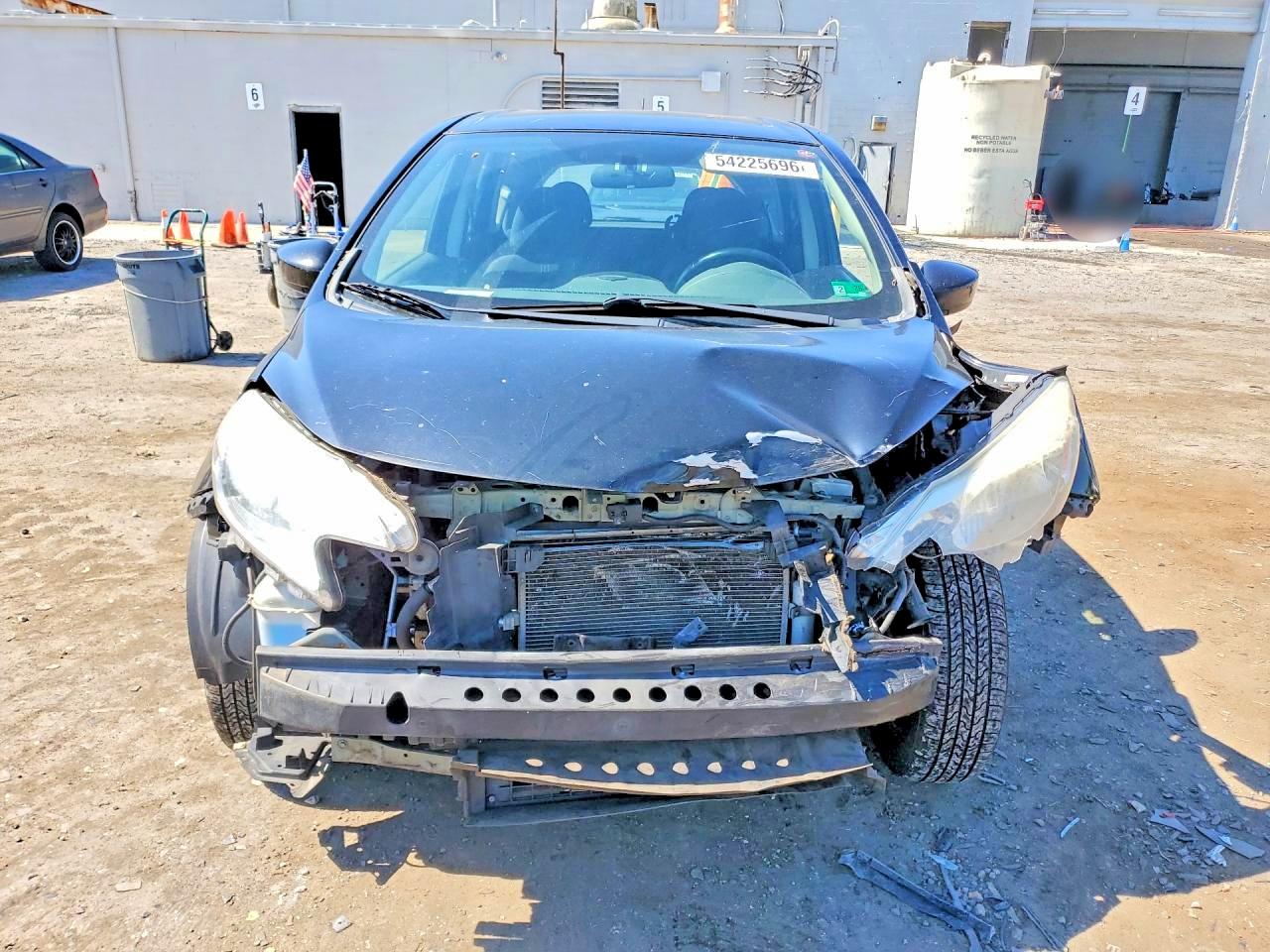 Nissan Versa Sv