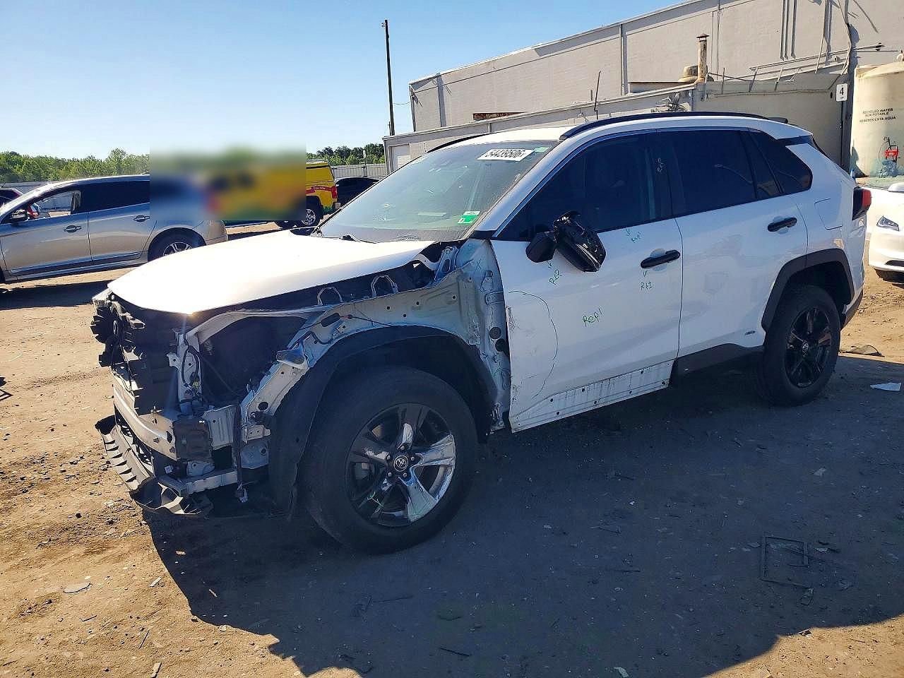 Salvage Toyota RAV4 Image