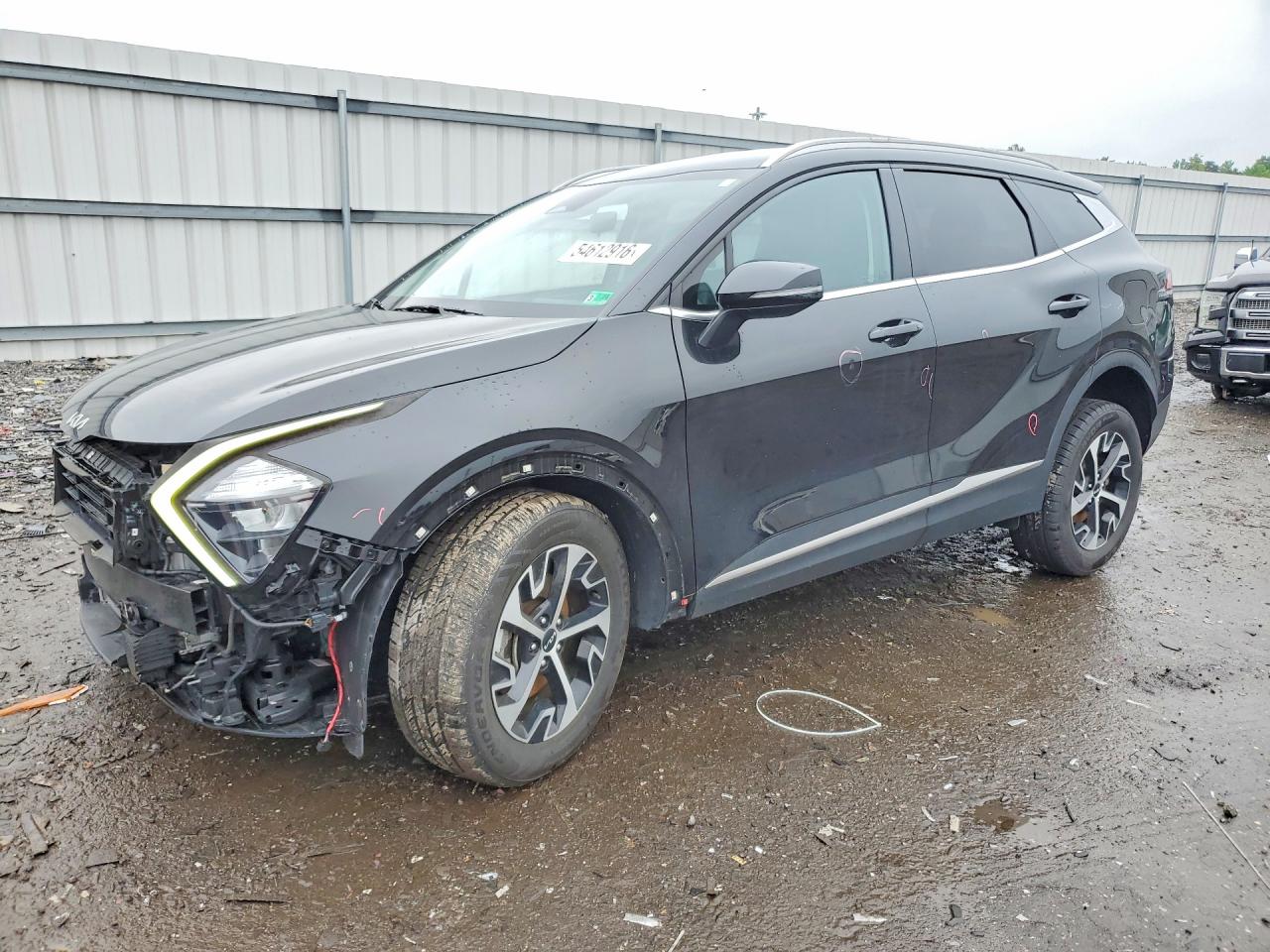 Salvage Kia Sportage Image