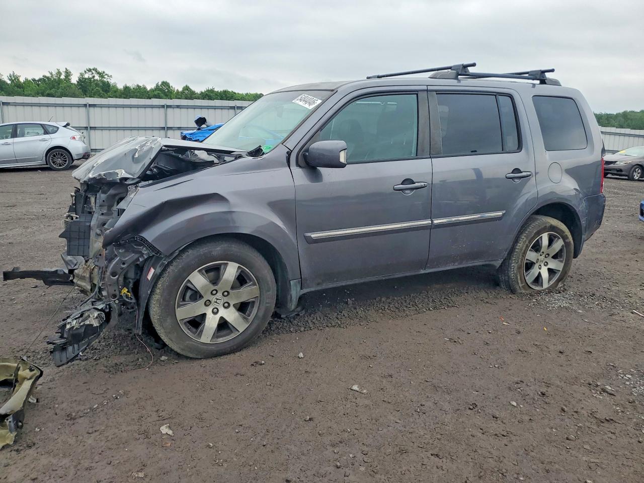 Salvage Honda Pilot Image