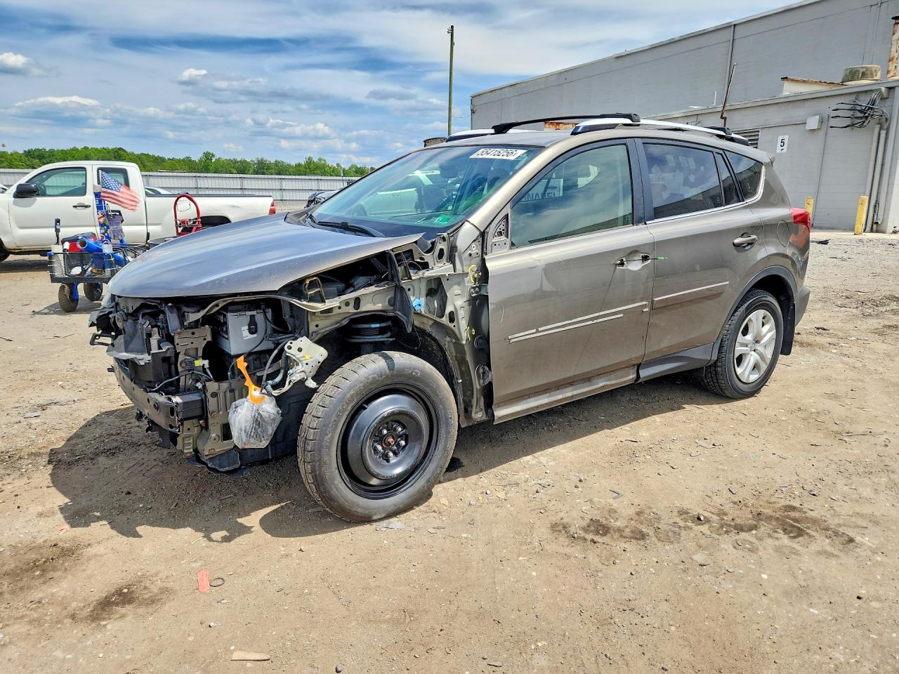 Salvage Toyota RAV4 Image