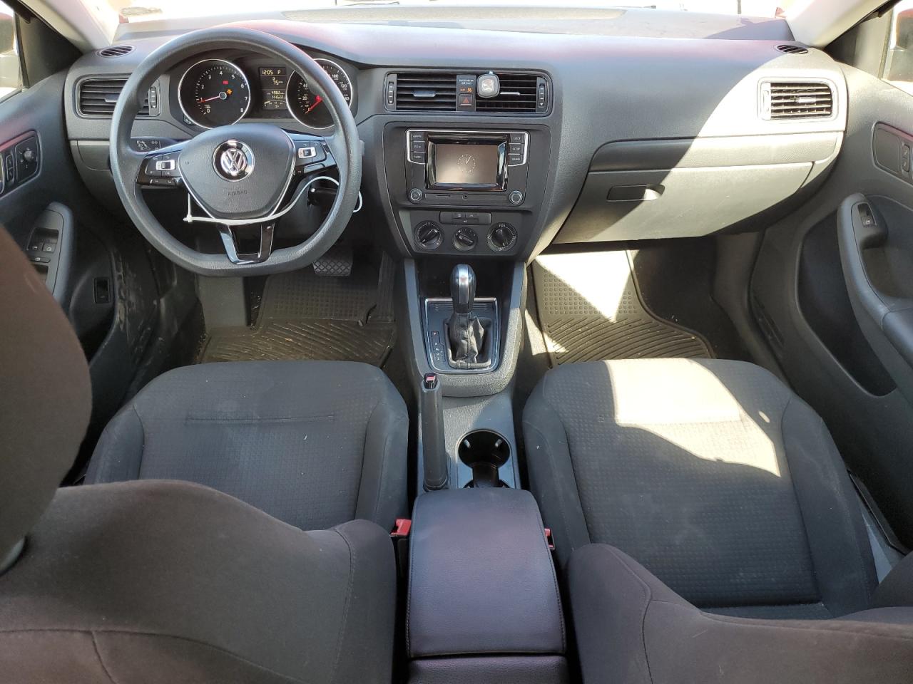 Volkswagen Jetta S