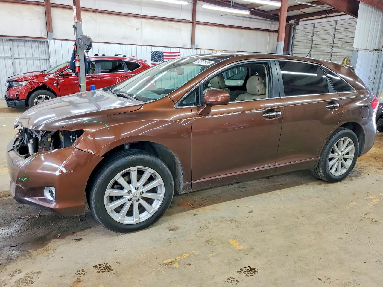 Salvage Toyota Venza Image
