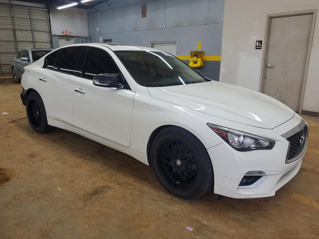 INFINITI Q50 3.0t L 3.0t Luxe