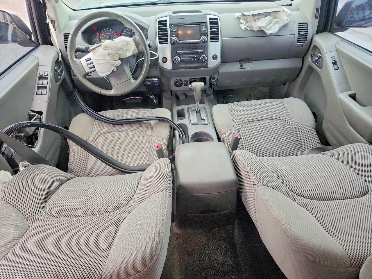 Nissan Frontier Sv