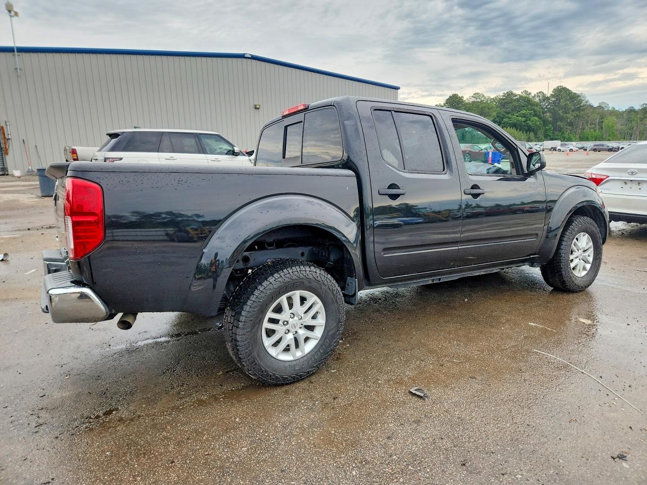 Nissan Frontier Sv
