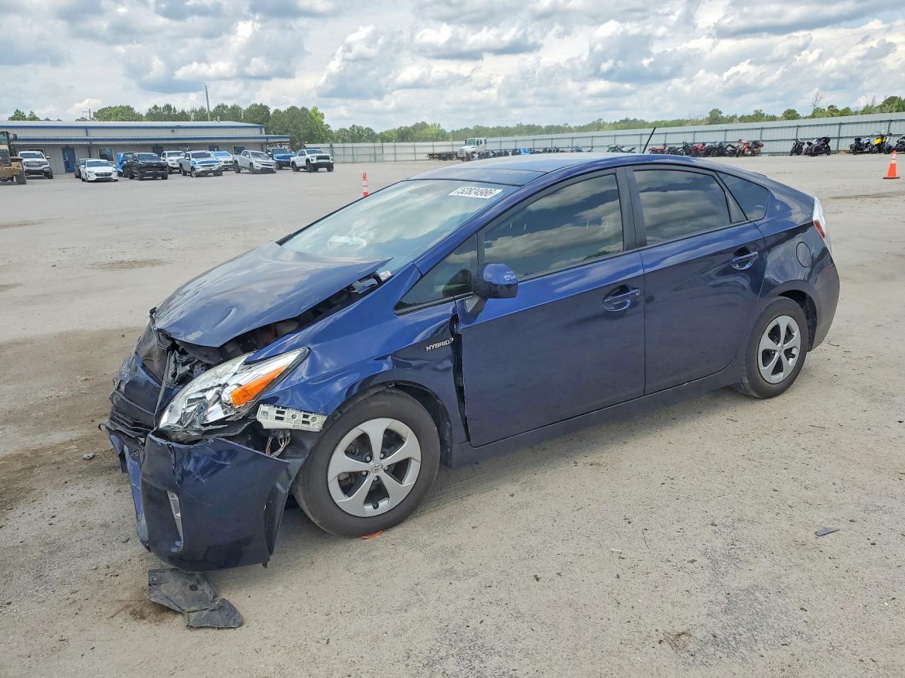 Salvage Toyota Prius Image
