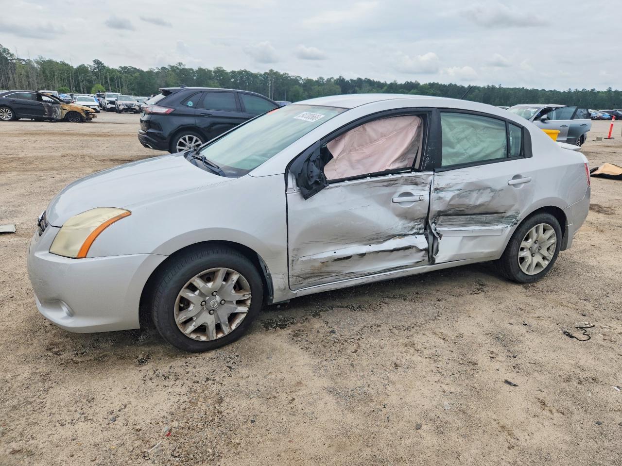 Salvage Nissan Sentra Image