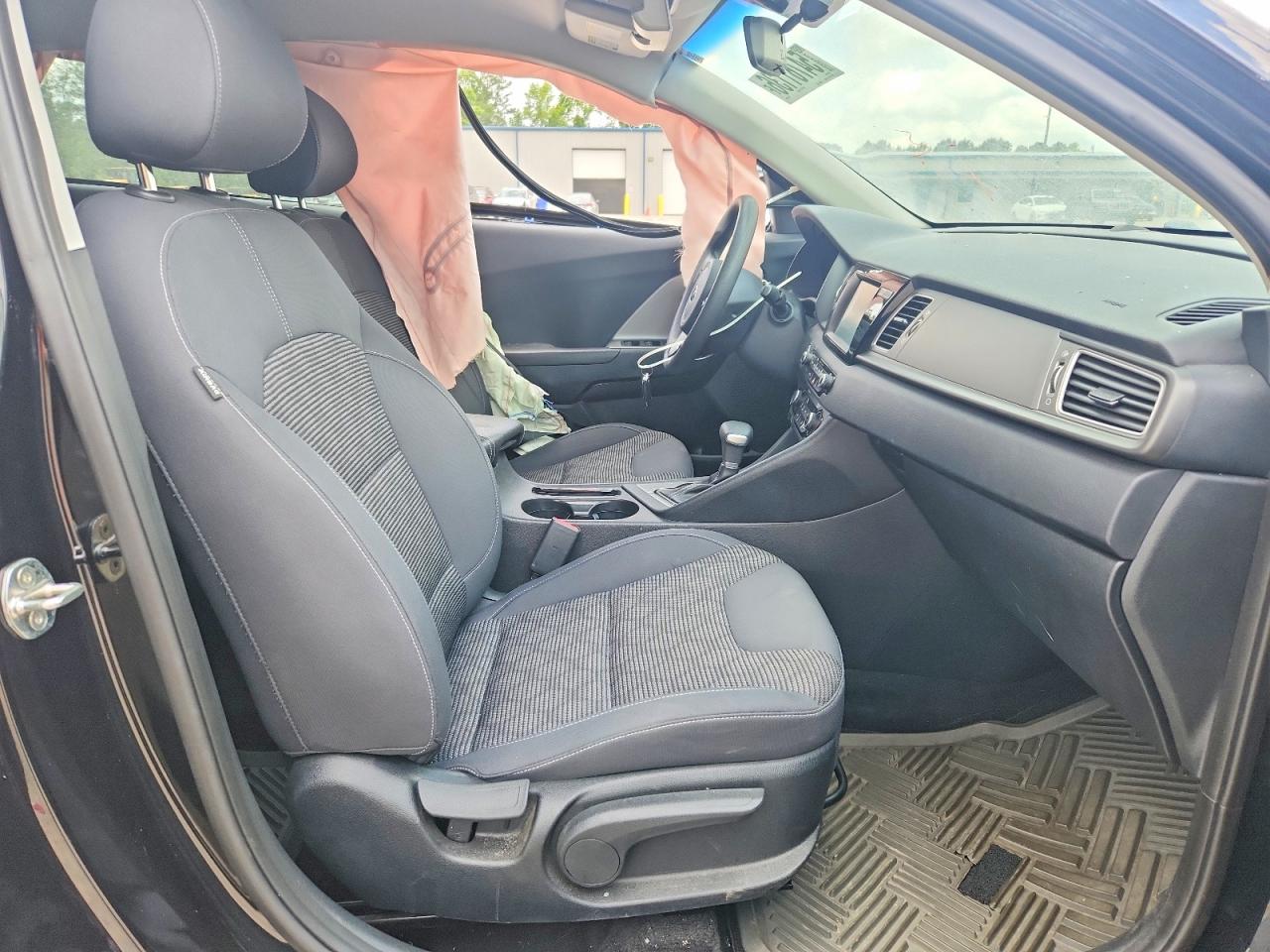 Kia Niro Lx