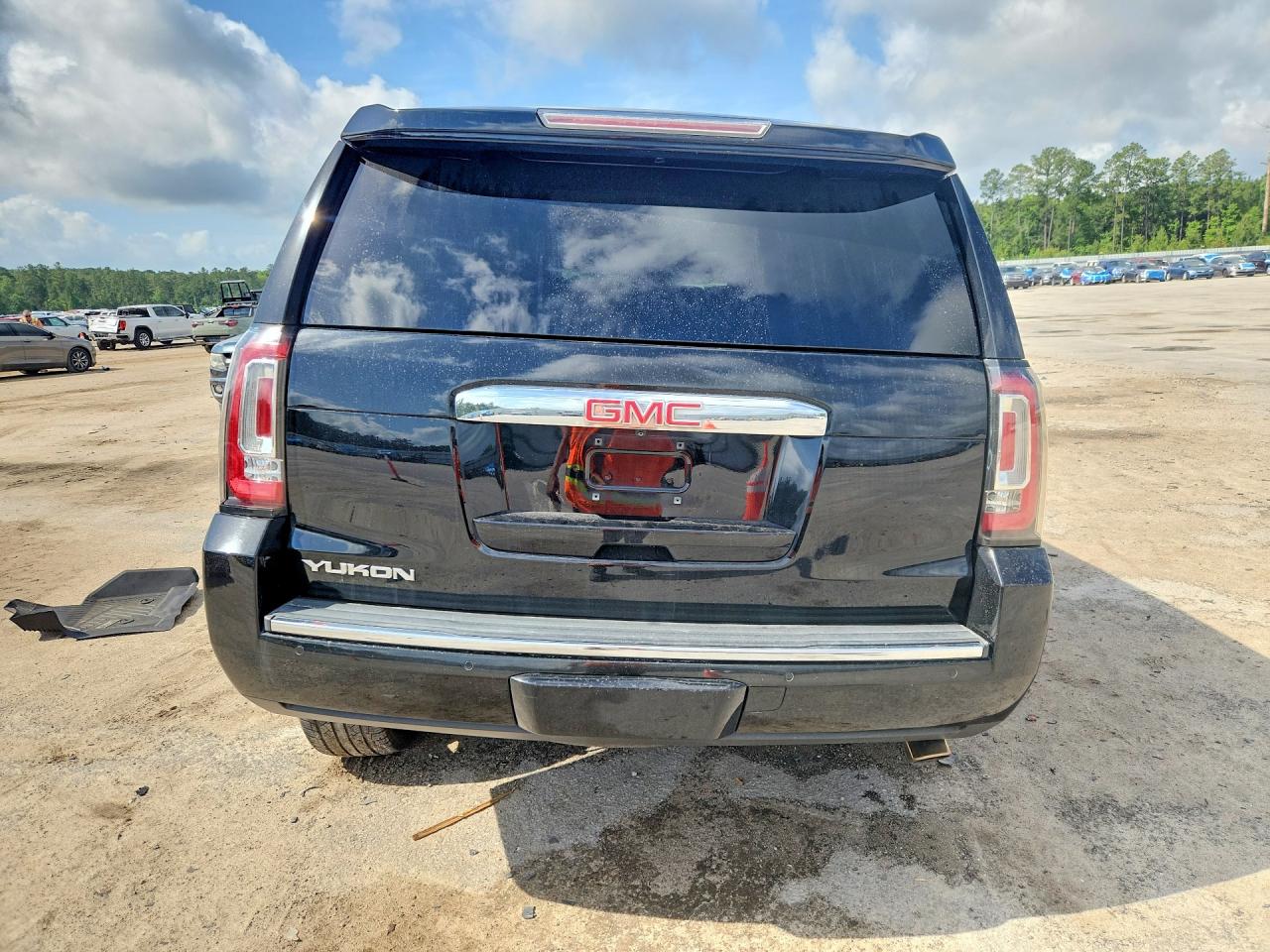GMC Yukon Denali