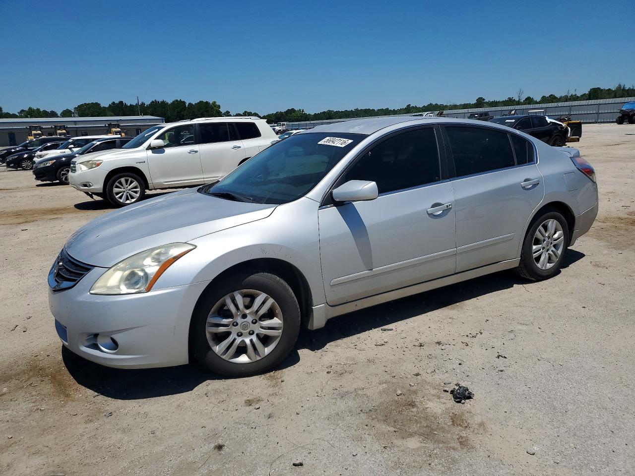 Salvage Nissan Altima Image