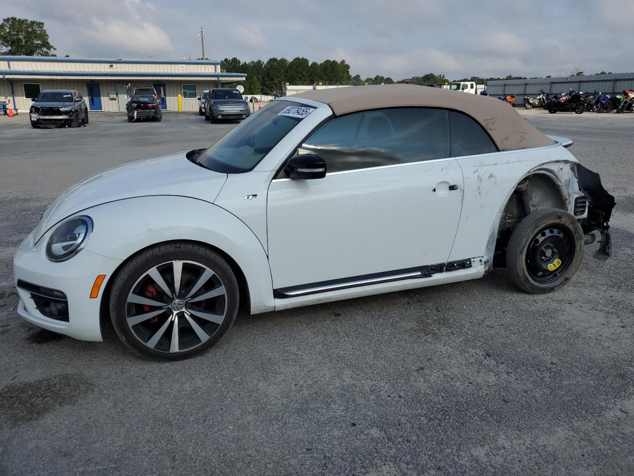 Salvage Volkswagen Beetle Image