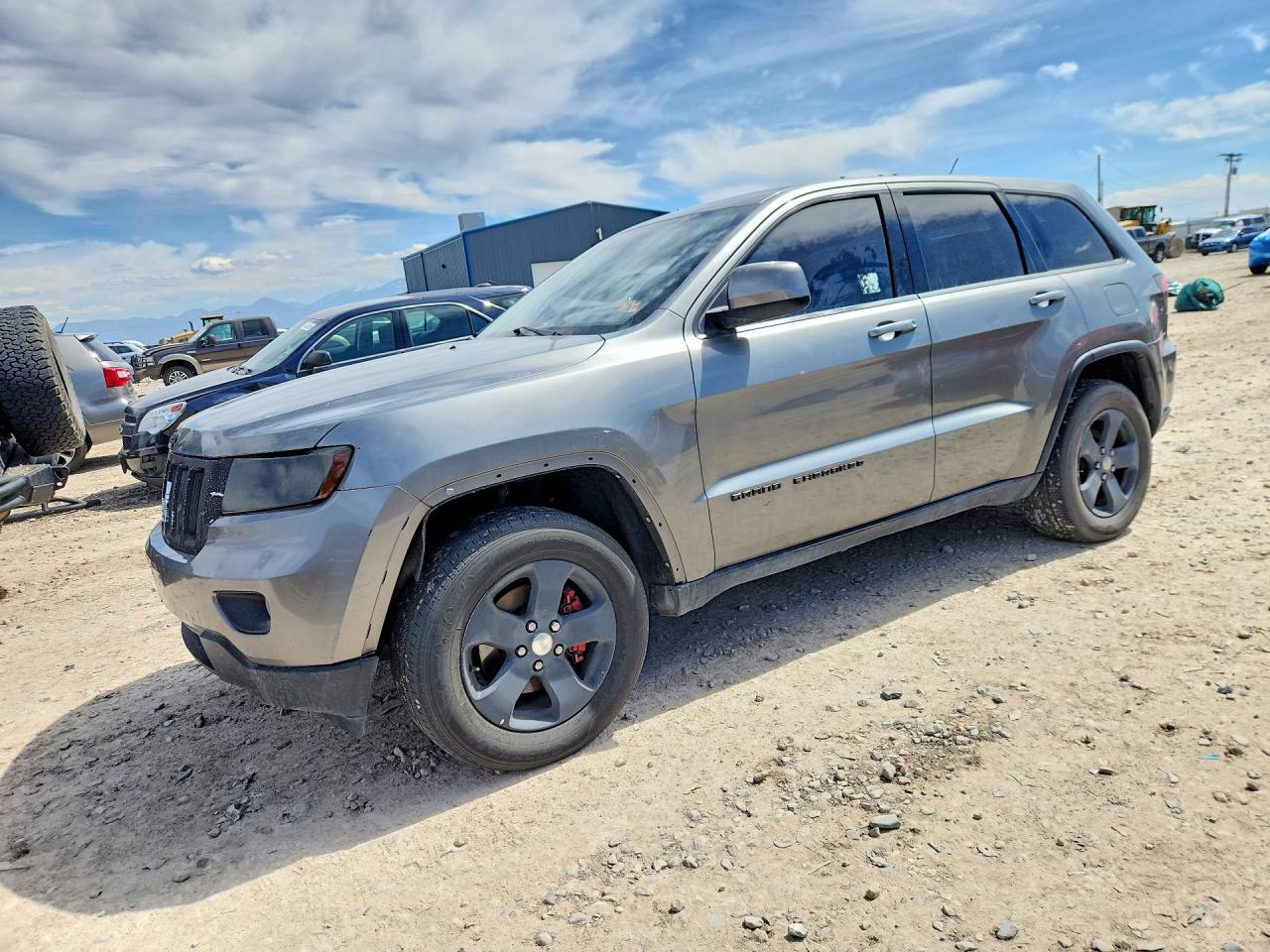 Salvage Jeep Cherokee Image
