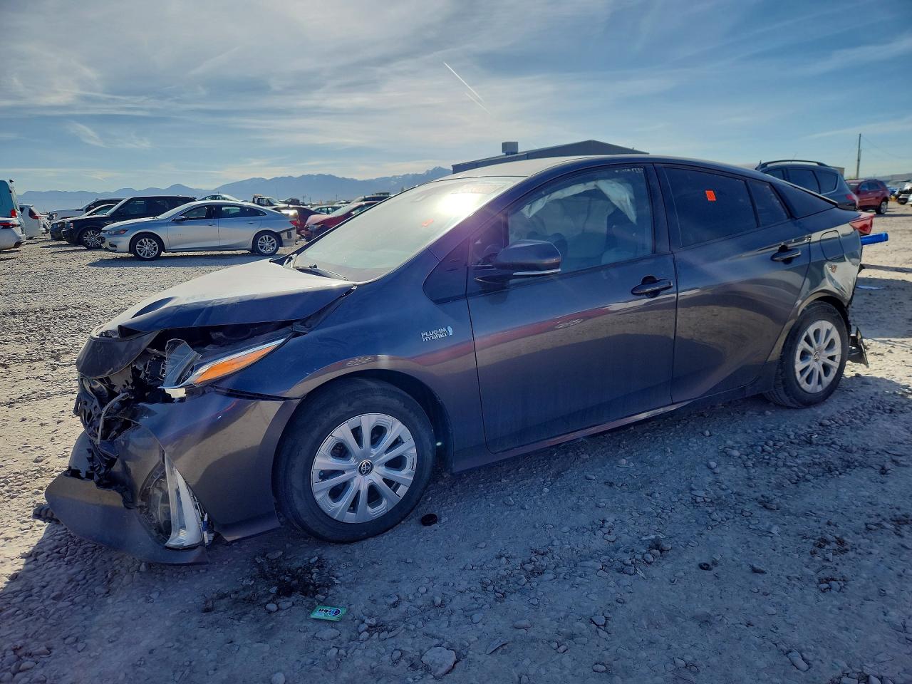 Salvage Toyota Prius Image