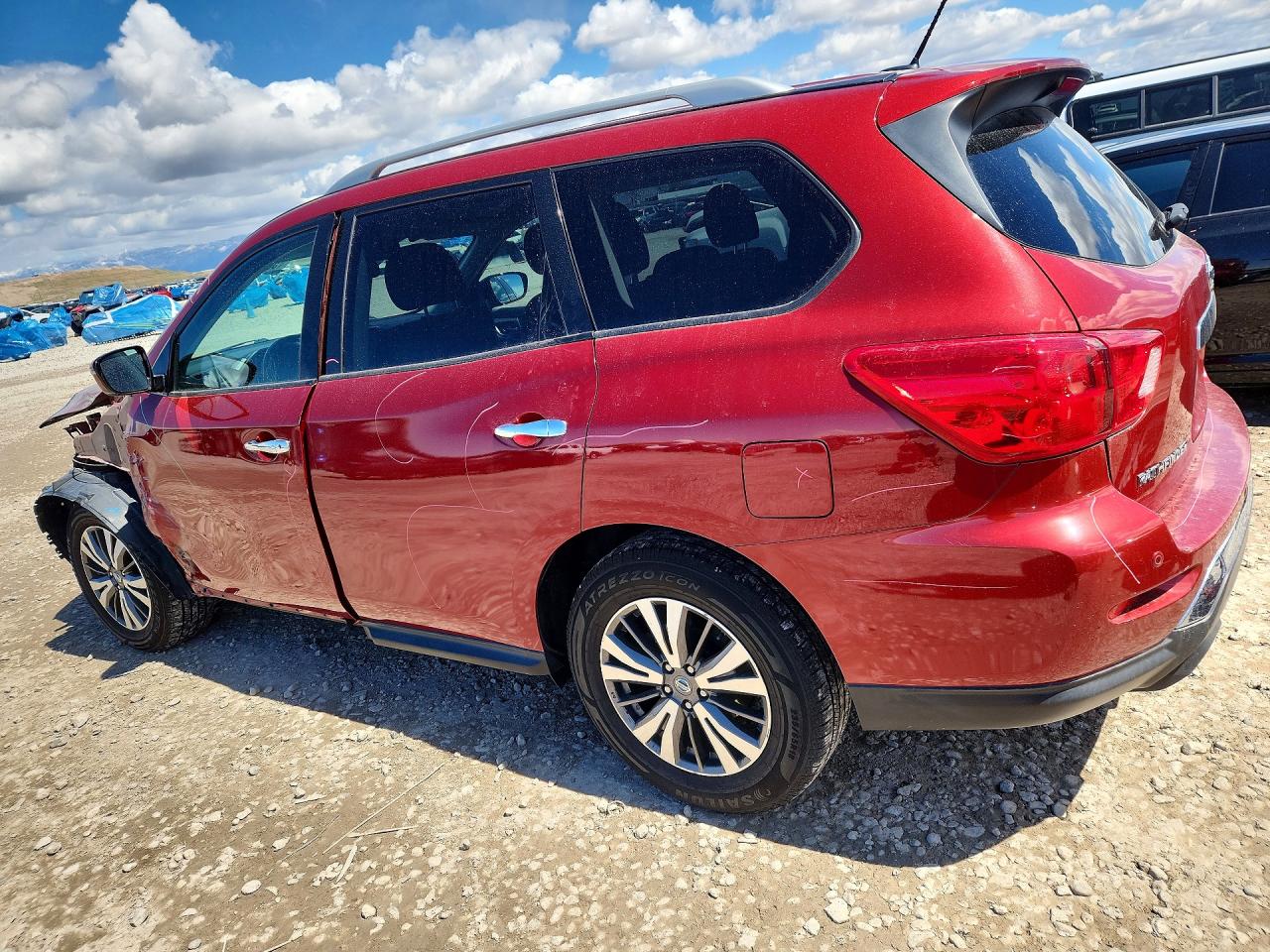 Nissan Pathfinder Sv