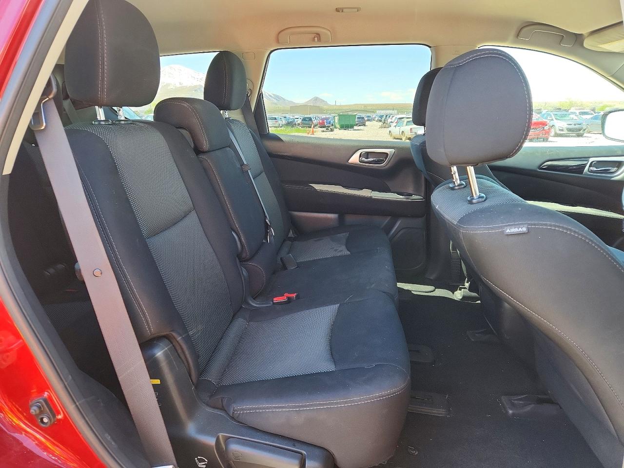 Nissan Pathfinder Sv