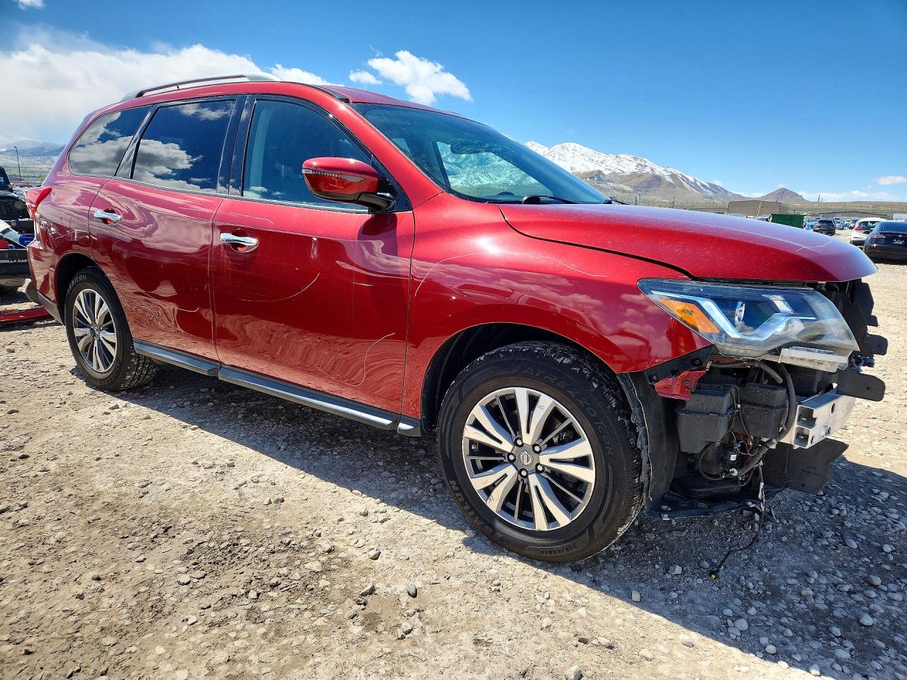 Nissan Pathfinder Sv