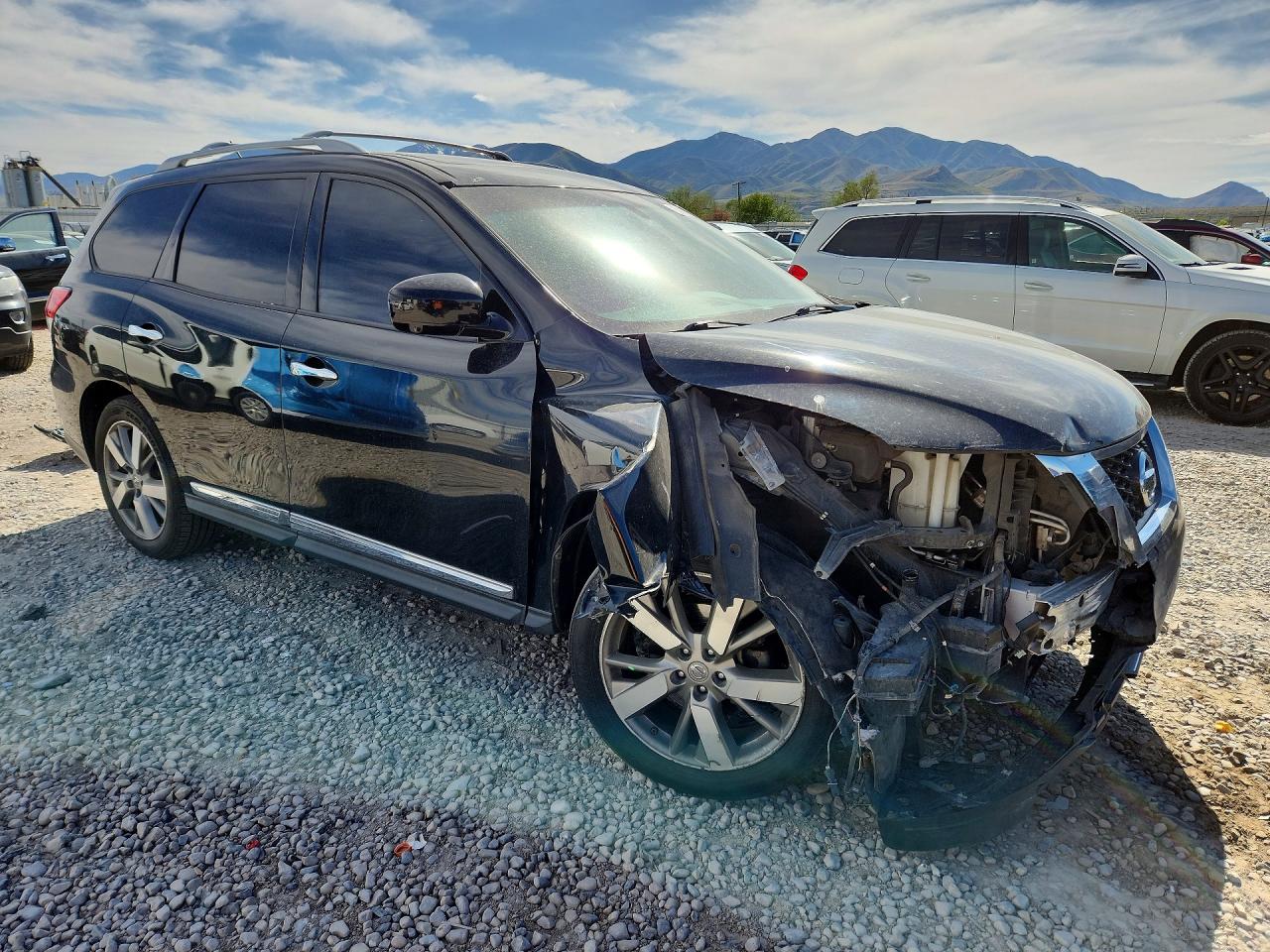 Nissan Pathfinder S