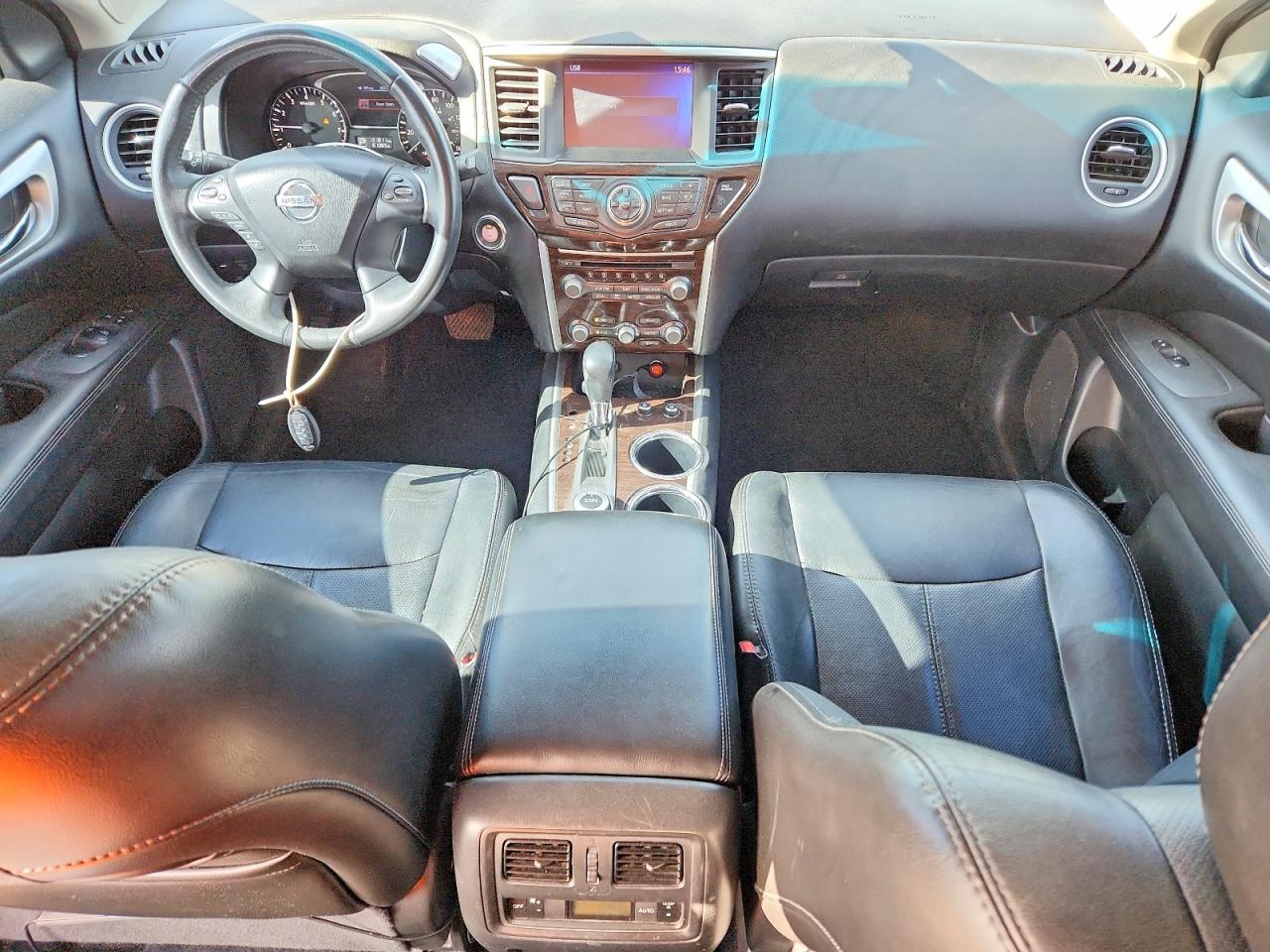 Nissan Pathfinder S