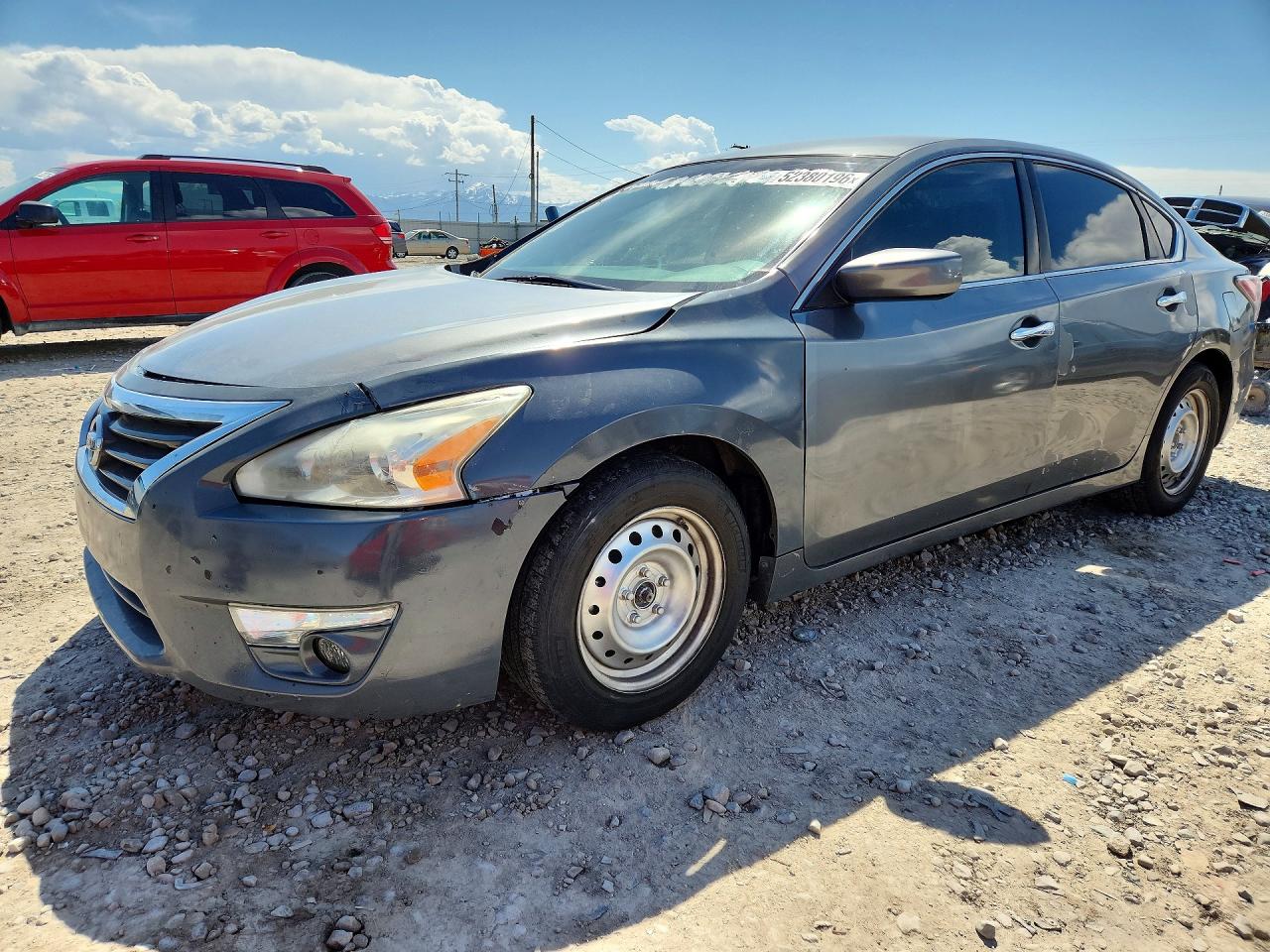 Salvage Nissan Altima Image