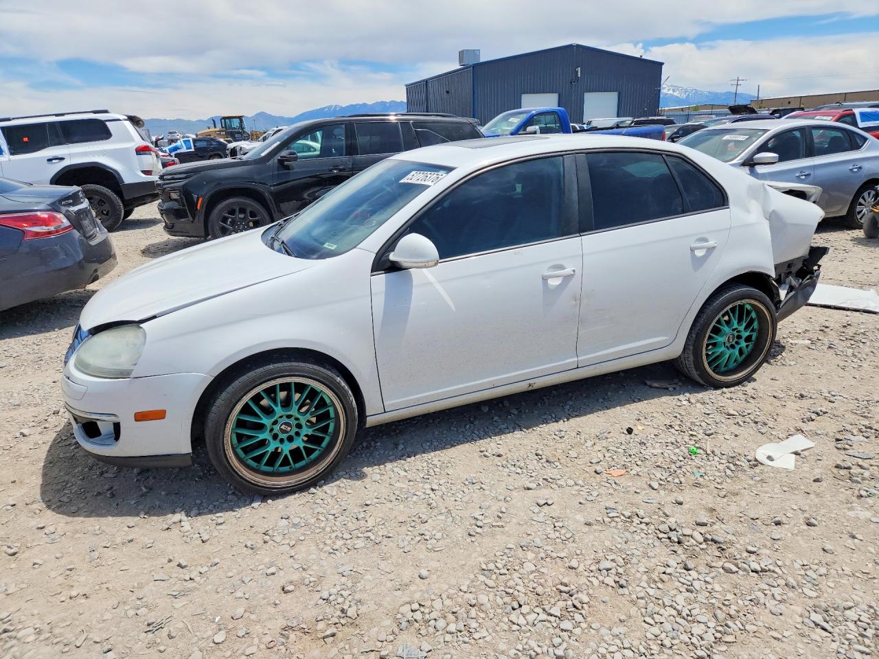 Salvage Volkswagen Jetta Image