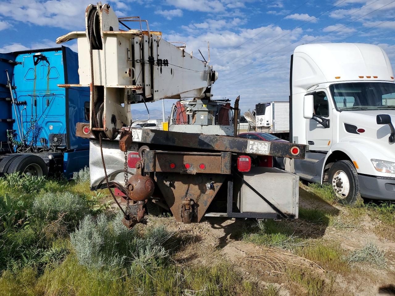 Sterling Truck Lt 7500
