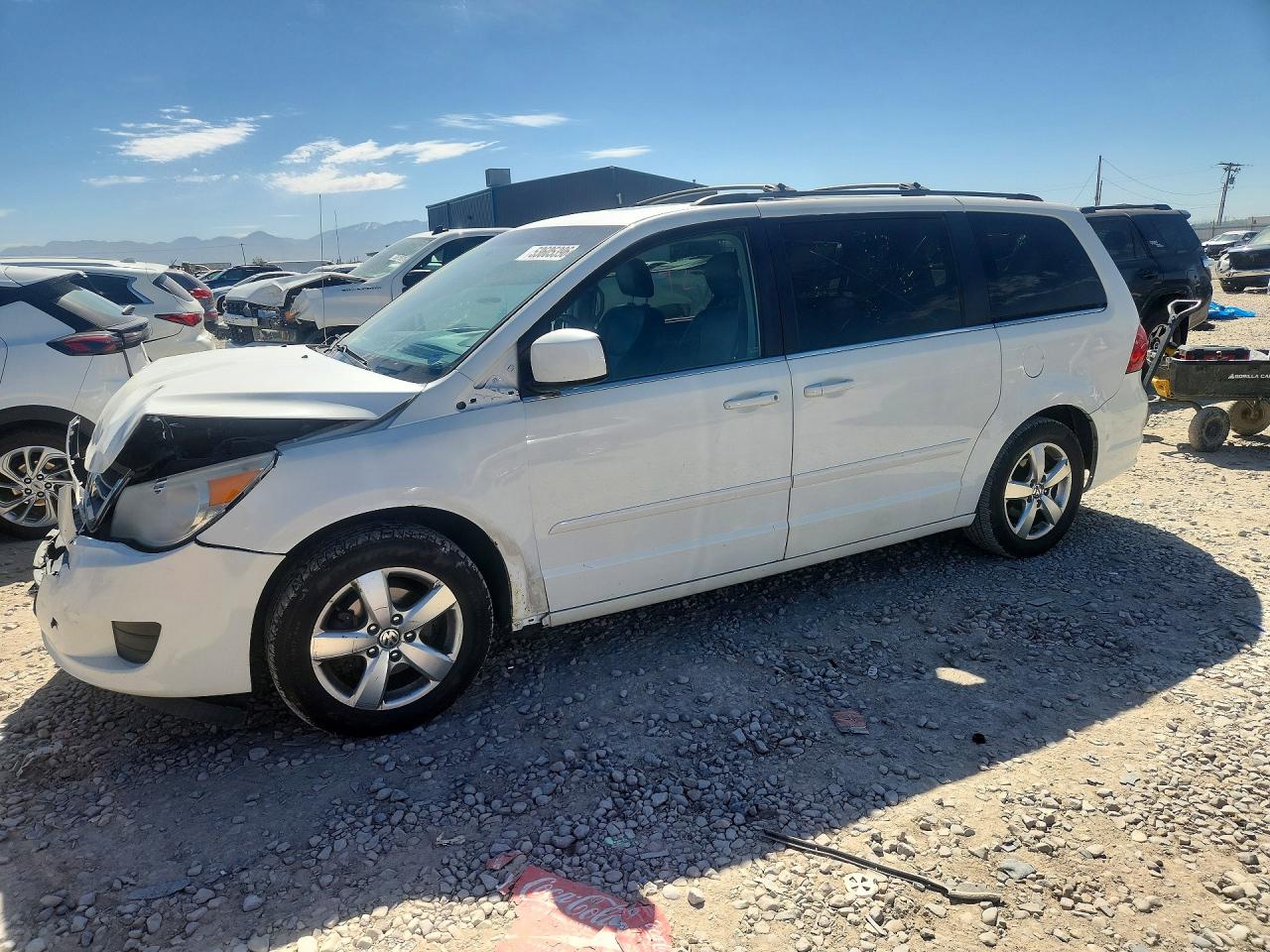 Salvage Volkswagen Routan Image