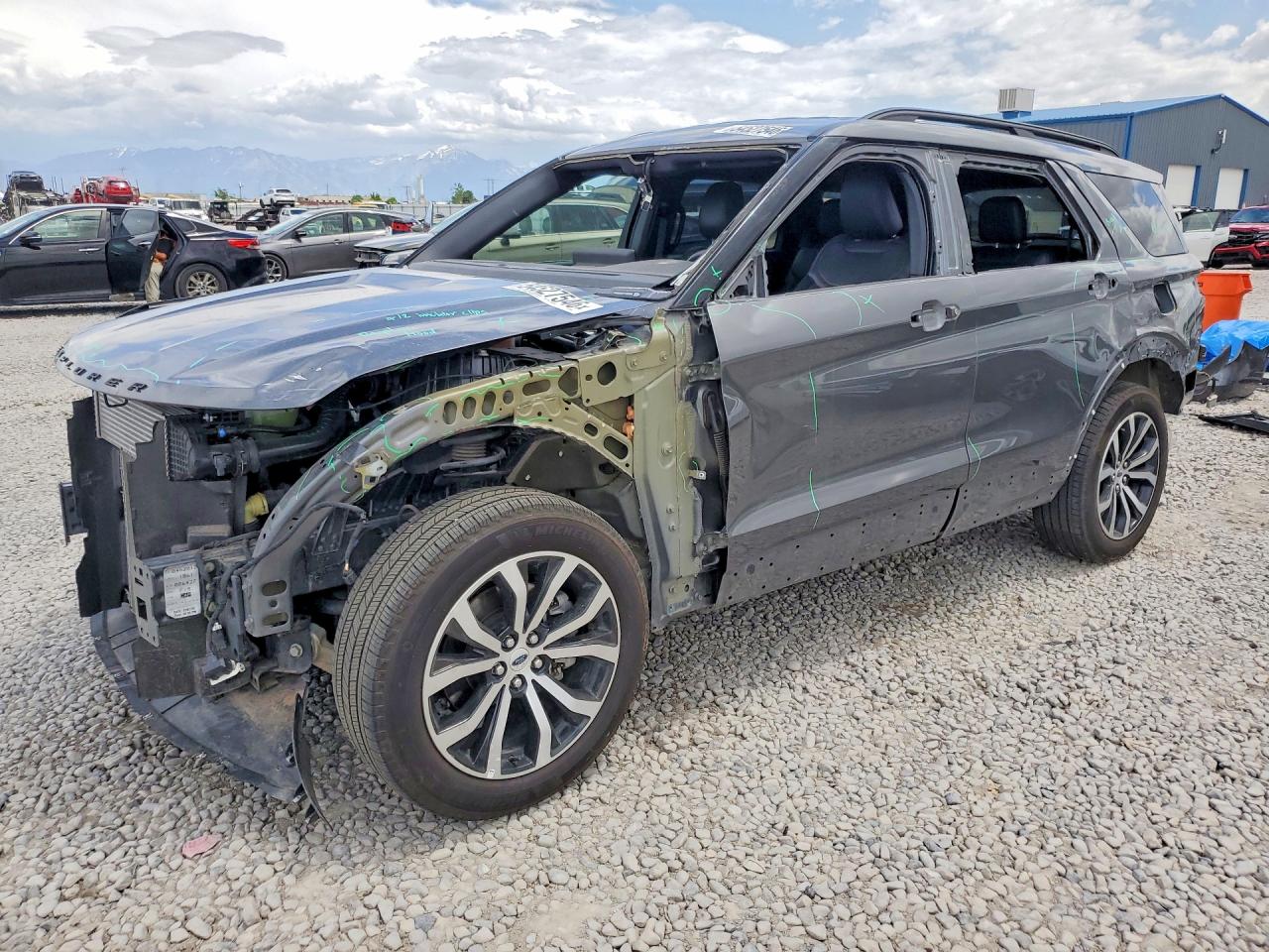 Salvage Ford Explorer Image